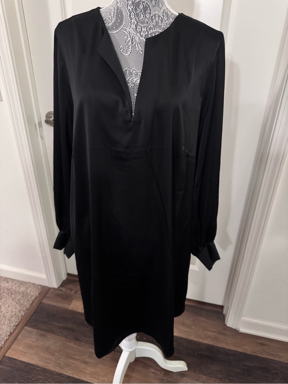 H&M Black Long-Sleeve V-Notch Shift Dress